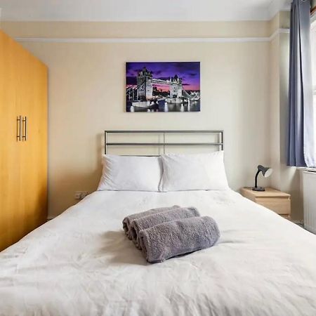 Lovely 3-Bed 20 Minutes To Central Londra Dış mekan fotoğraf